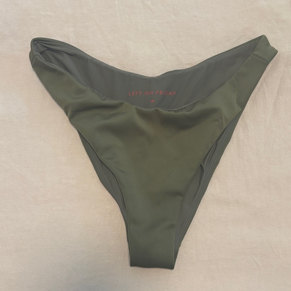 Left On Friday Dip Bottom in Olive (Martini) - M
